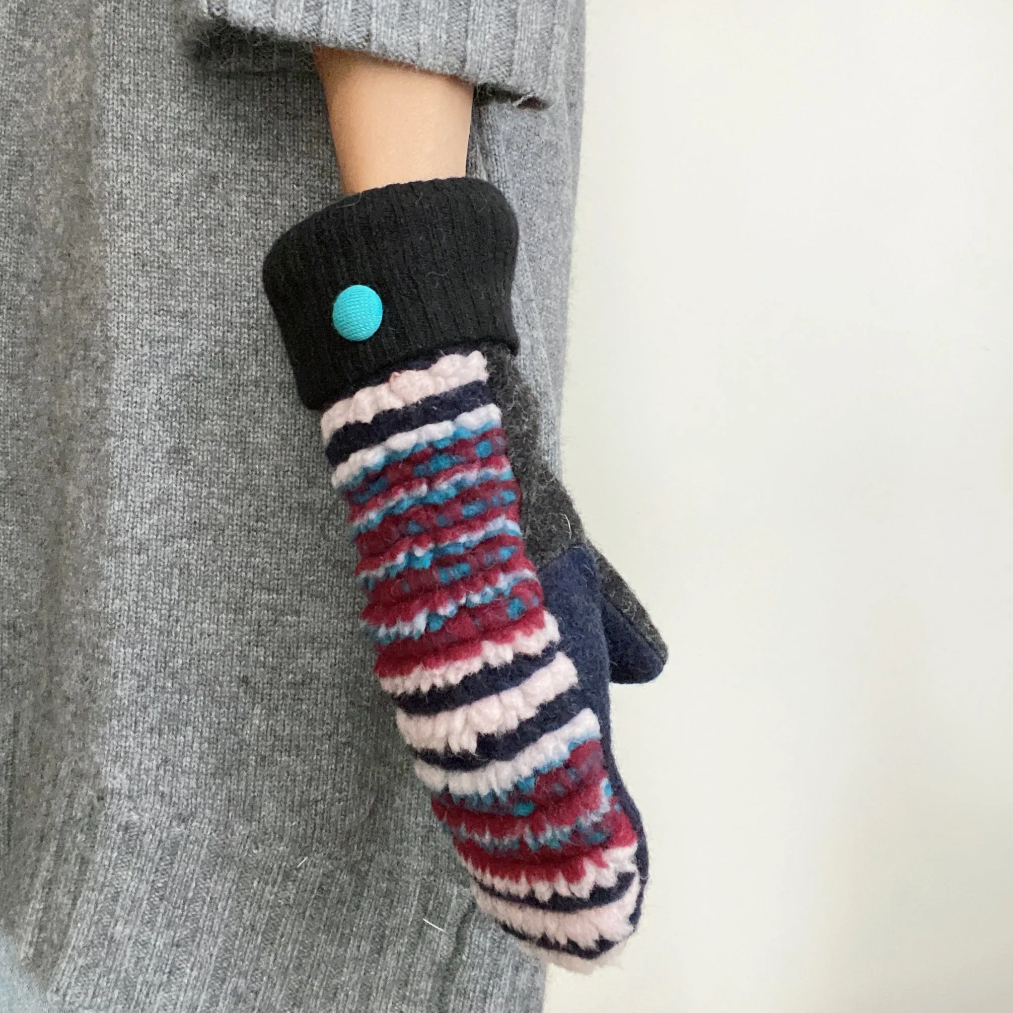 Mittens Pink Navy stripes